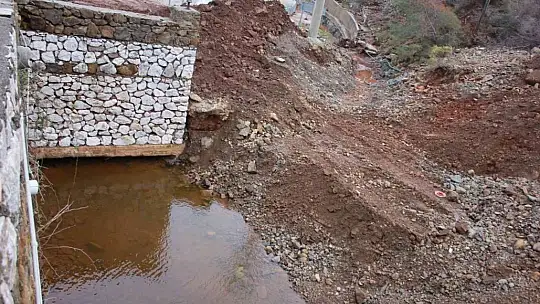 İklim değişikliği, orman yangınları ve aşırı yağışlar erozyona sebep oluyor