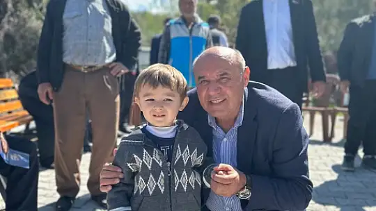 AK Parti milletvekili adayı Otgöz, Seydikemer'de vatandaşların bayramını kutladı