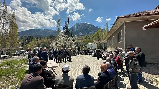 AK Parti milletvekili adayı Otgöz, Seydikemer'de vatandaşların bayramını kutladı