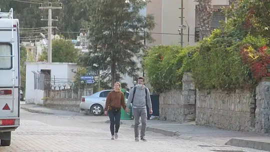 Sahiller turistlere ve hayvanlara kaldı