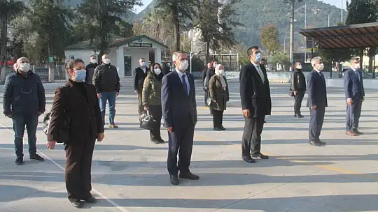 Öğrenciler, sanal karnelerini aldı