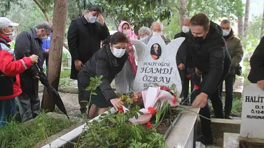 Sanatçı Hamdi Özbay mezarı başında anıldı