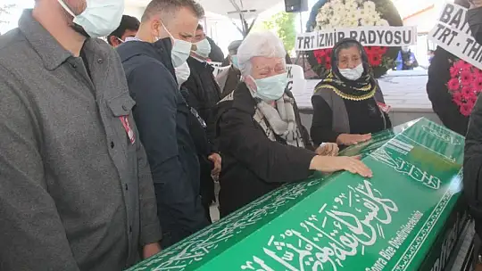 Çocukluğunda 'Bu radyoda türkü okuyacağım' demiş