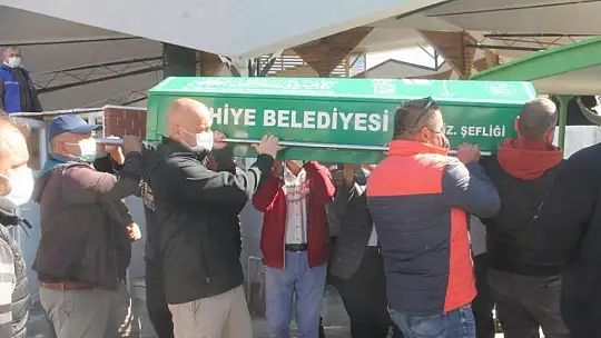 Çocukluğunda 'Bu radyoda türkü okuyacağım' demiş