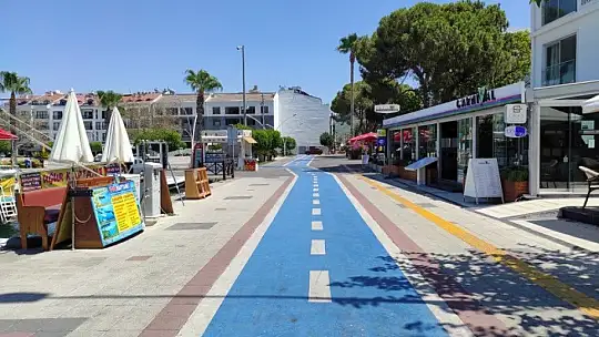 Fethiye'de Hava Sıcaklığı Sokak ve Caddeleri Boşalttı