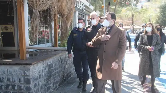 Kordon boyundaki restoran ve kafeler denetlendi