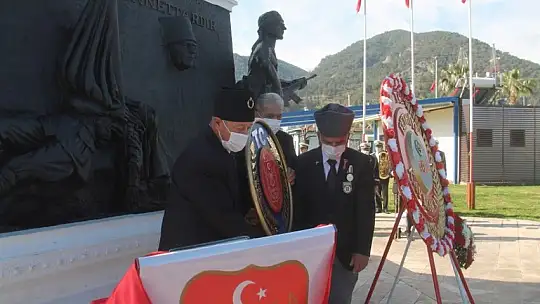 18 Mart Çelenk sunma töreni gerçekleşti