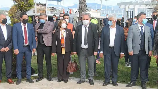 18 Mart Çelenk sunma töreni gerçekleşti