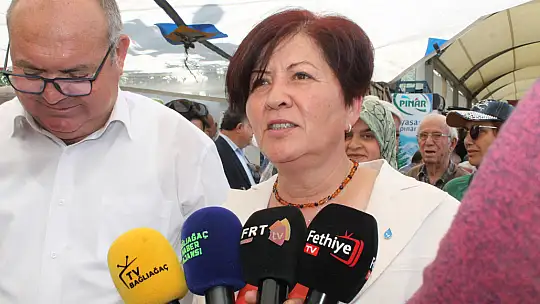 Aday Demir, pazar esnafıyla buluştu