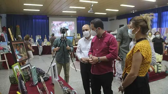 Usta Öğreticiler el becerilerini sergiledi 