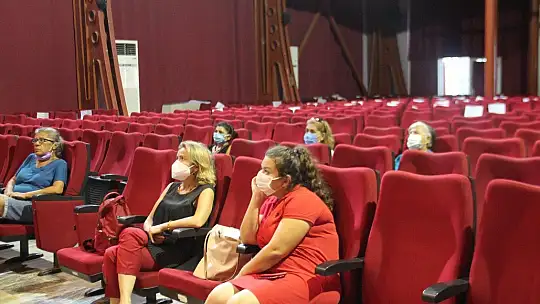 Karaca, 'Üreten, bilgilenen ve mutlu olan kadınlar olmak istiyoruz'