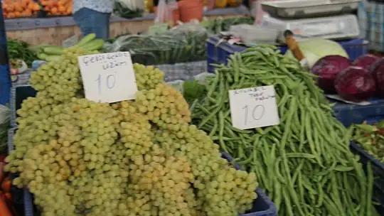 Salı pazarında zirveyi bamya ve taze fasulye paylaşıyor