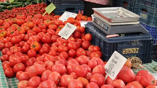 Salı pazarında zirveyi bamya ve taze fasulye paylaşıyor