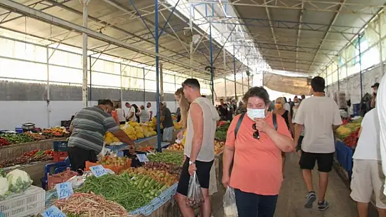 Salı pazarında zirveyi bamya ve taze fasulye paylaşıyor