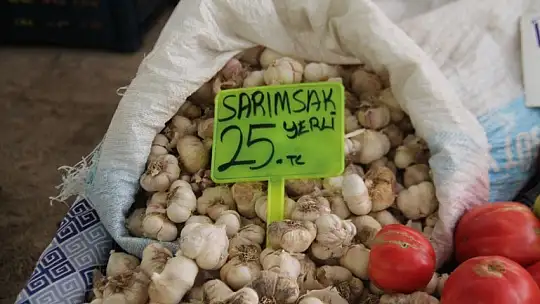 Salı pazarında zirveyi bamya ve taze fasulye paylaşıyor