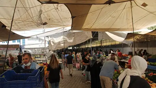 Salı pazarında zirveyi bamya ve taze fasulye paylaşıyor