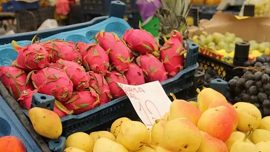 Salı pazarında zirveyi bamya ve taze fasulye paylaşıyor