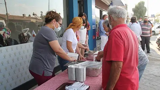 AK Parti Fethiye İlçe Teşkilatının aşure etkinliğine yoğun katılım