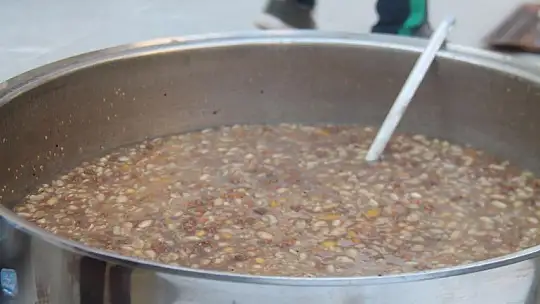 Deva Partisi ilçe teşkilatından aşure etkinliği