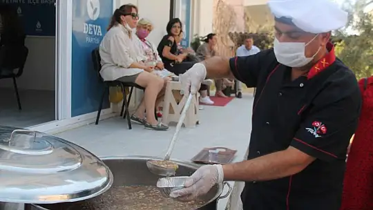 Deva Partisi ilçe teşkilatından aşure etkinliği