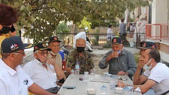 Deva Partisi ilçe teşkilatından aşure etkinliği