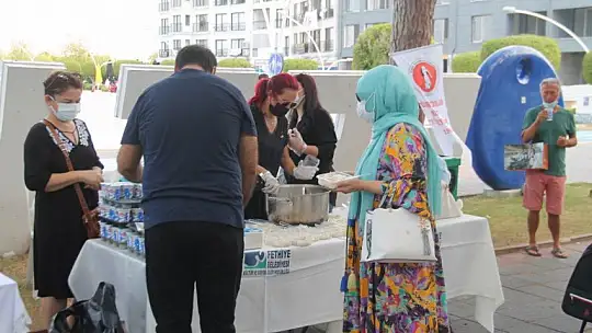 Zeynep Tuncel anısına pilav ikramında bulundular