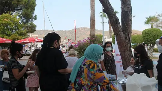 Zeynep Tuncel anısına pilav ikramında bulundular