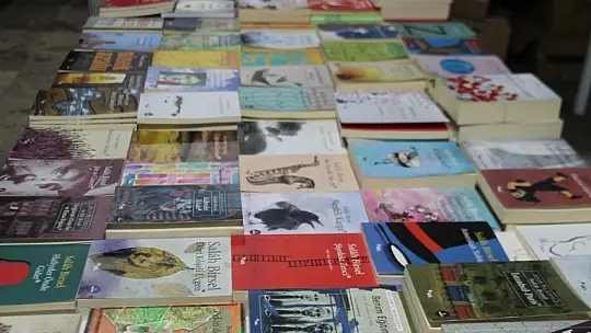 Şair Ataol Behramoğlu İle Şarkıcı Mehtap Meral Sevenleriyle Buluştu