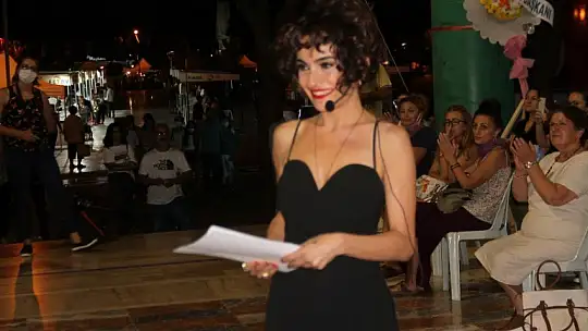 Şair Ataol Behramoğlu İle Şarkıcı Mehtap Meral Sevenleriyle Buluştu