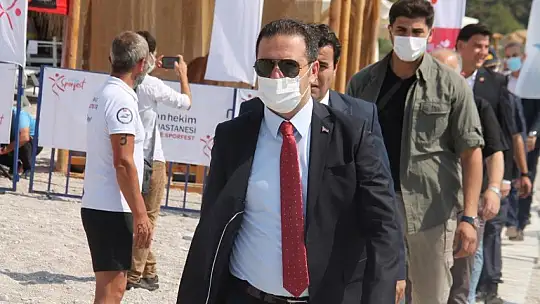 'Açık Su Yüzme Yarışı' sporcuları kıyasıya mücadele etti