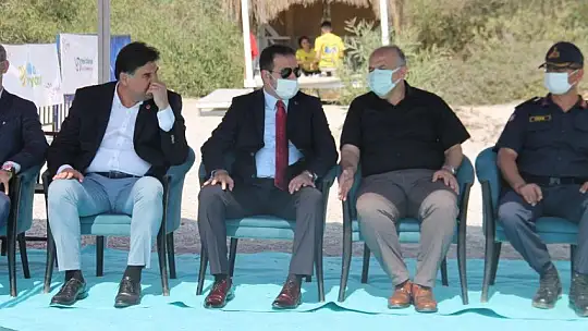 'Açık Su Yüzme Yarışı' sporcuları kıyasıya mücadele etti