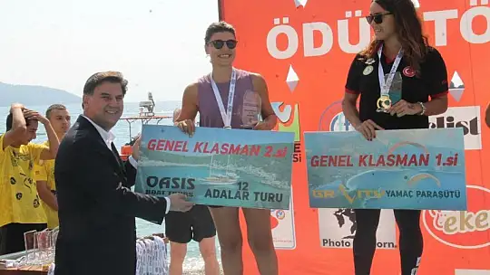 'Açık Su Yüzme Yarışı' sporcuları kıyasıya mücadele etti