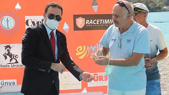 'Açık Su Yüzme Yarışı' sporcuları kıyasıya mücadele etti