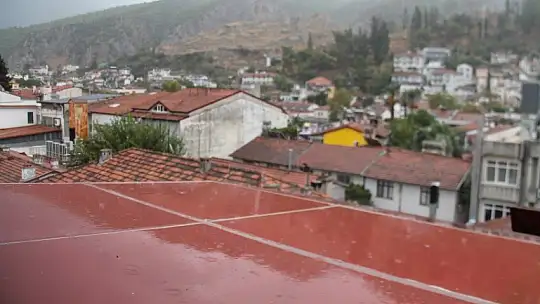 Güneşli havanın ardından yağmur bereketi