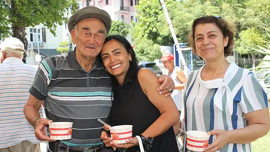 Kaymakam Karaman, Yeni Camide Aşure Dağıttı 