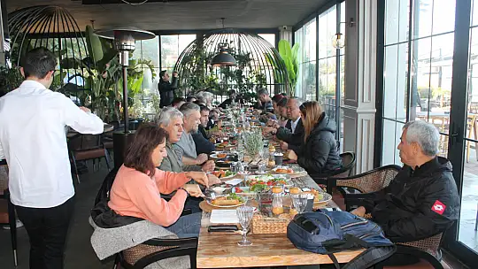 YUSUF ÇAYLI, BASIN MENSUPLARIYLA KAHVALTIDA BULUŞTU