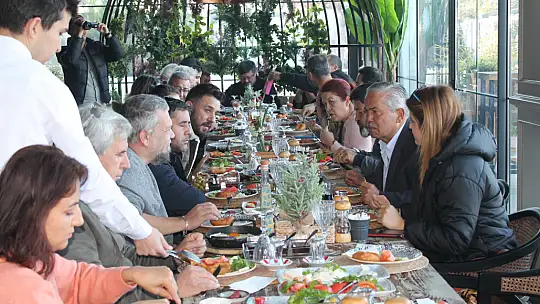 YUSUF ÇAYLI, BASIN MENSUPLARIYLA KAHVALTIDA BULUŞTU