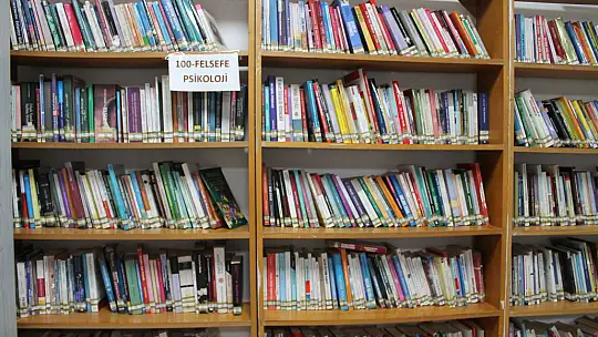 BEBEKLER DE KÜTÜPHANEYE ÜYE OLABİLİYOR