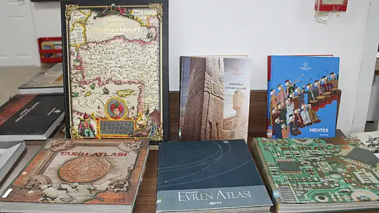 BEBEKLER DE KÜTÜPHANEYE ÜYE OLABİLİYOR