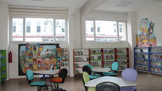 BEBEKLER DE KÜTÜPHANEYE ÜYE OLABİLİYOR