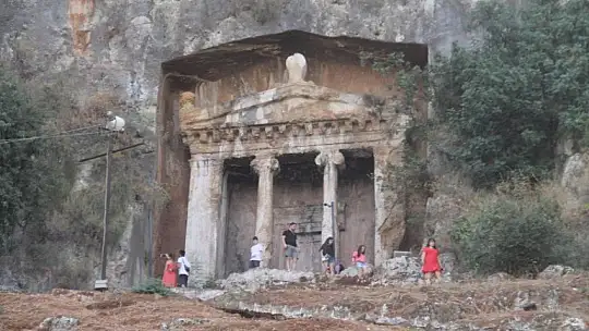 Ziyaretçi akınına uğradı