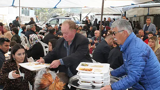 KARADENİZLİ AİLESİNDEN 52 YEMEĞİ HAYRI YAPILDI