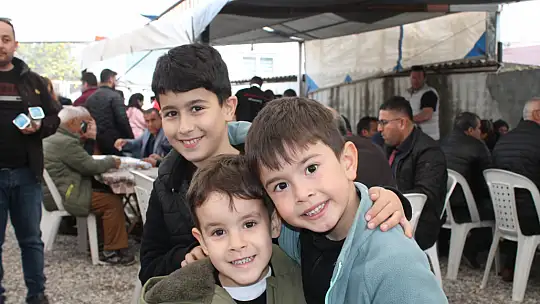 KARADENİZLİ AİLESİNDEN 52 YEMEĞİ HAYRI YAPILDI