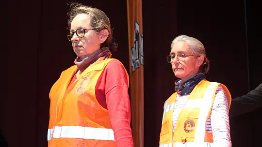 Karaca MAG'ın yeni gönüllülerine sertifikalarını takdim etti