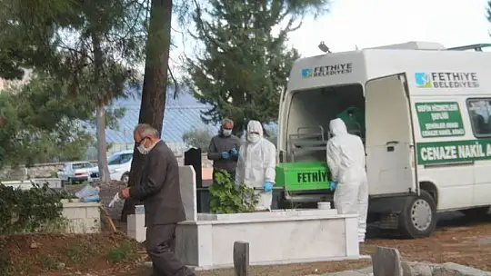 Özkaraca son yolculuğuna gözyaşları içinde uğurlandı