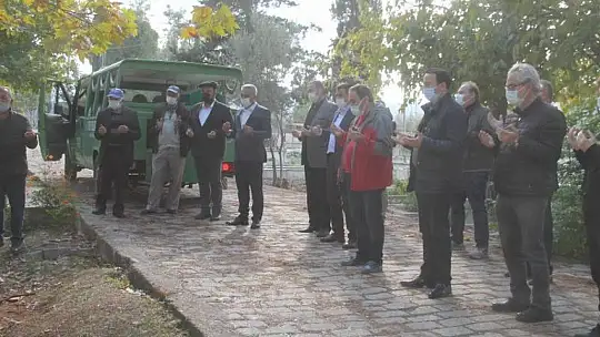 Eski başkan Sivri son yolculuğuna uğurlandı