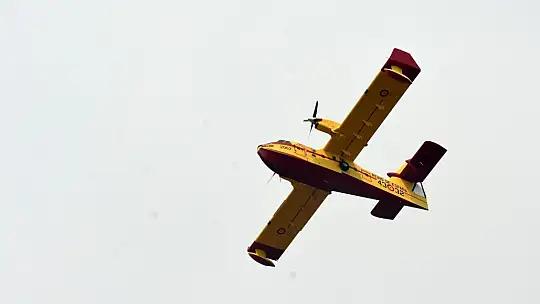 İspanyol yangın söndürme uçakları Köyceğiz'e müdahale ediyor