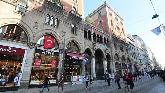 İstanbul ve Muğla'da kaldırımlar Düzce taşları ile kaplanıyor