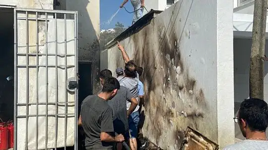 İşyerleri arasında çıkan yangın büyümeden söndürüldü