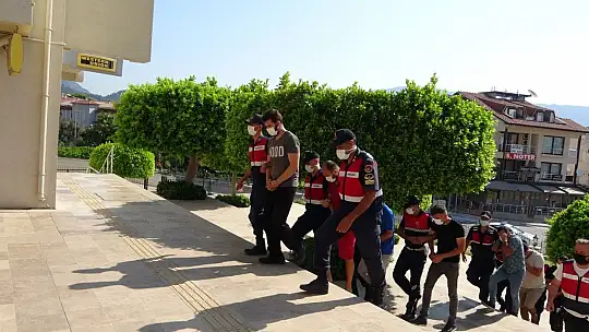 Jandarma'dan insan tacirlerine operasyon: 10 gözaltı